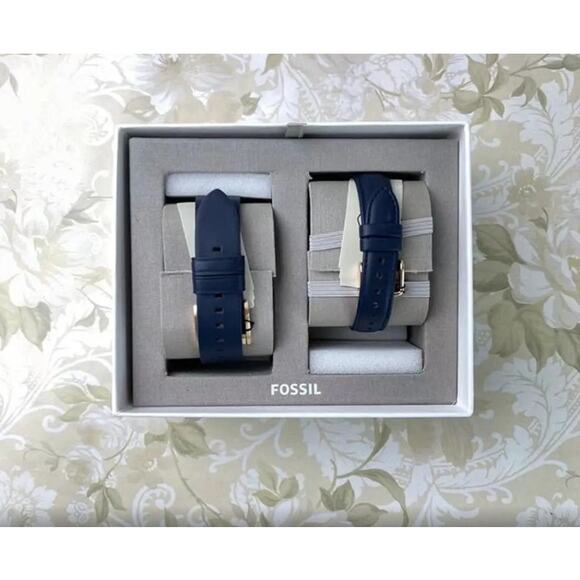 Fossil His and Her Wylie Three-Hand Navy Leather Watch Box Set BQ2470SET - Picture 8 of 9